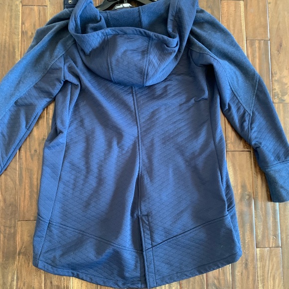 North face Hoodie - Picture 2 of 8